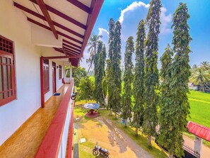 Front of property - Airport Green View Resort (Seeduwa - Katunayake)