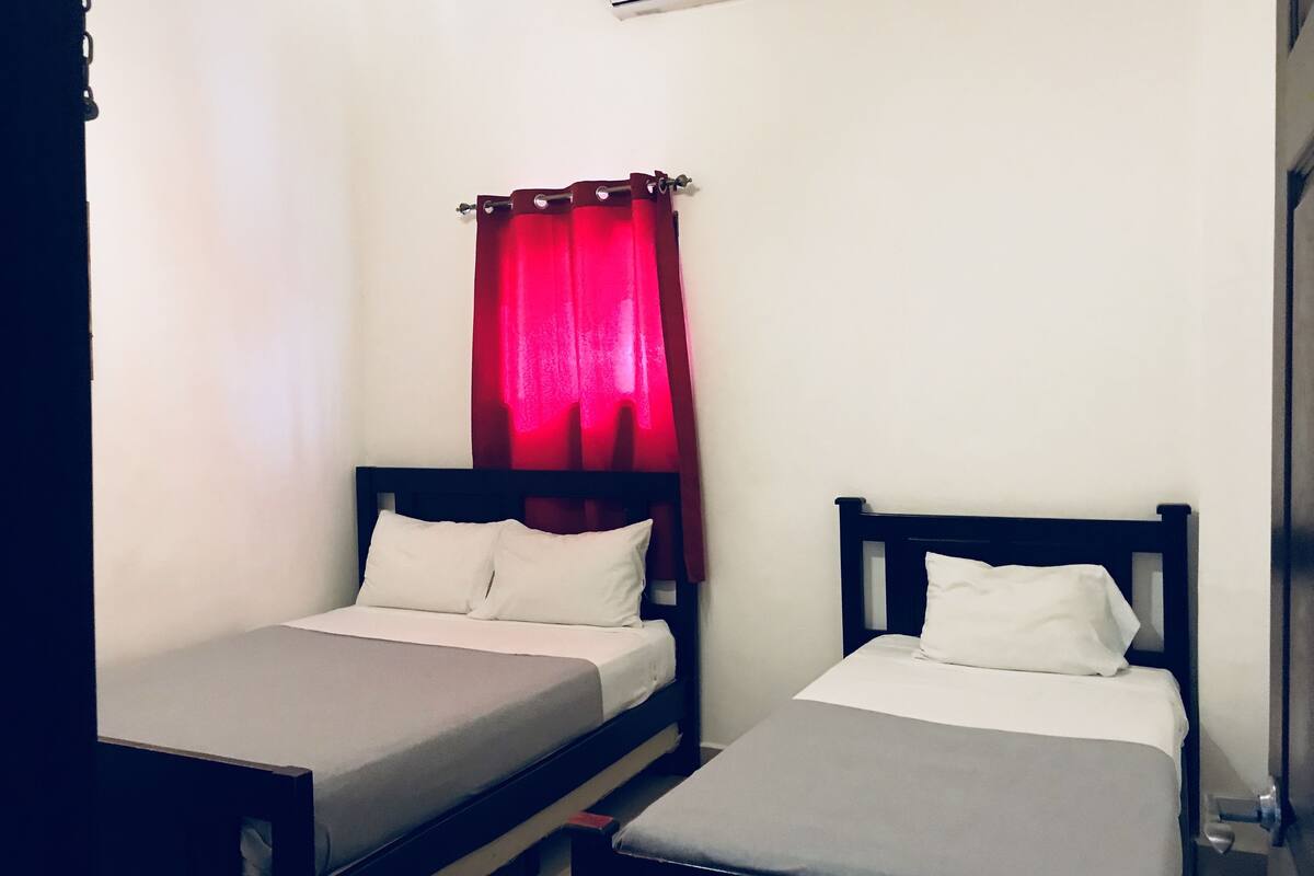 Triple Room | In-room safe, free WiFi