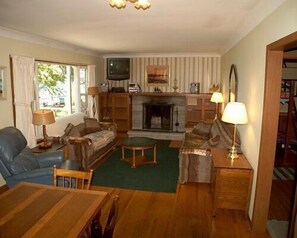 코티지, 침실 3개 | 거실 공간 | TV, DVD 플레이어