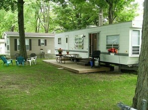 Standard Mobile Home (Large RV Trailer) | In-room safe, desk, iron/ironing board, free WiFi - Sandbanks Beach Resort (Prince Edward)