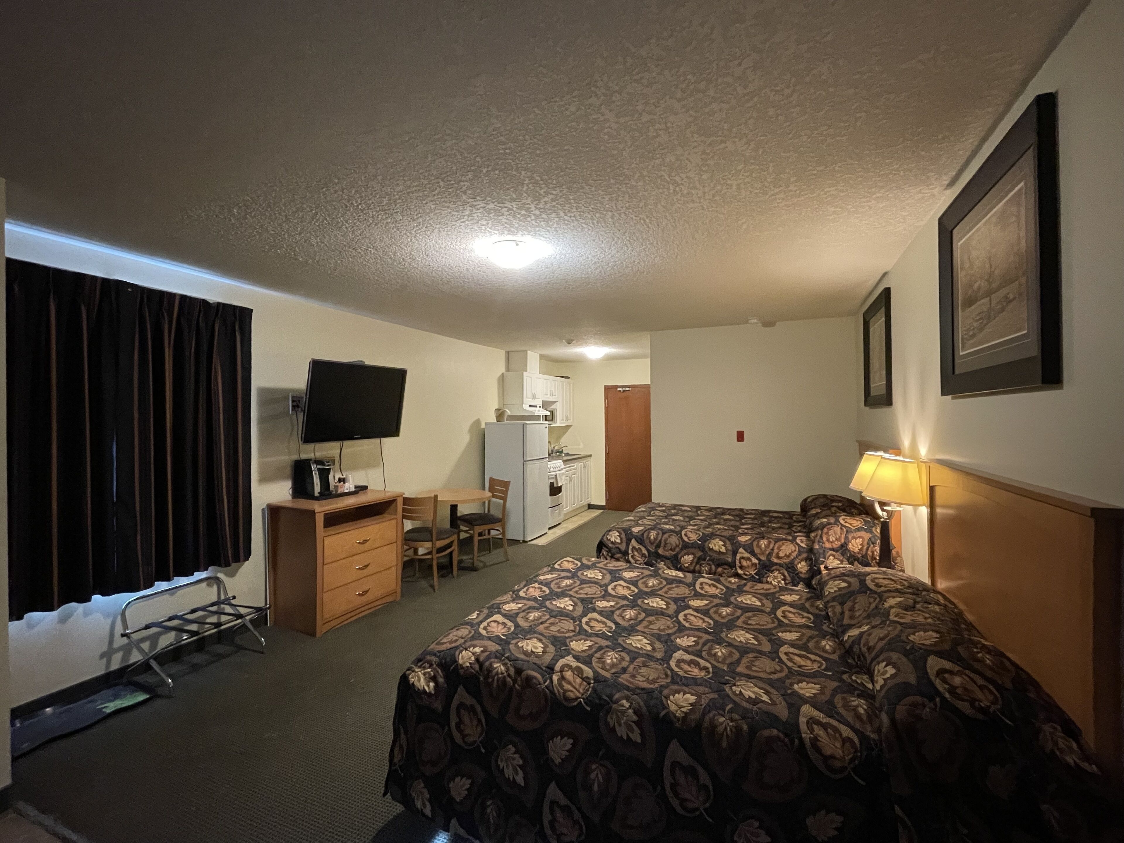 Refrigerador, microondas