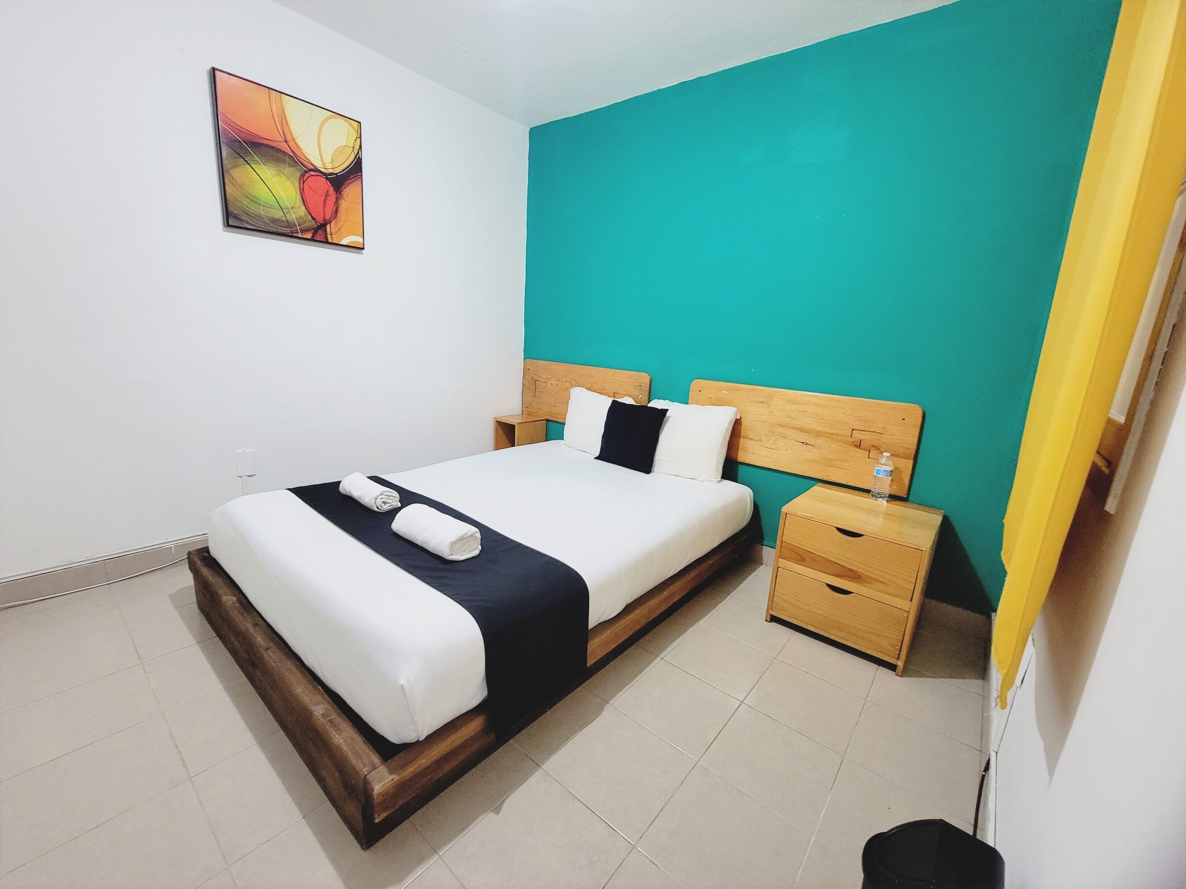 Habitación estándar | Tabla de planchar con plancha, wifi gratis y ropa de cama 