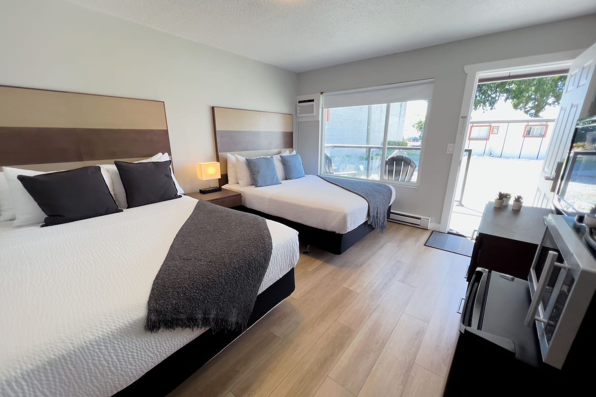 Family Villa, 2 Queen Beds | Premium bedding, down comforters, pillowtop beds, desk