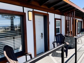 Terrace/patio - Oceanside Villas (Sechelt)