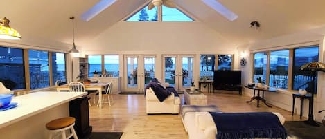 32–tuumainen taulutelevisio, jossa kaapelikanavat