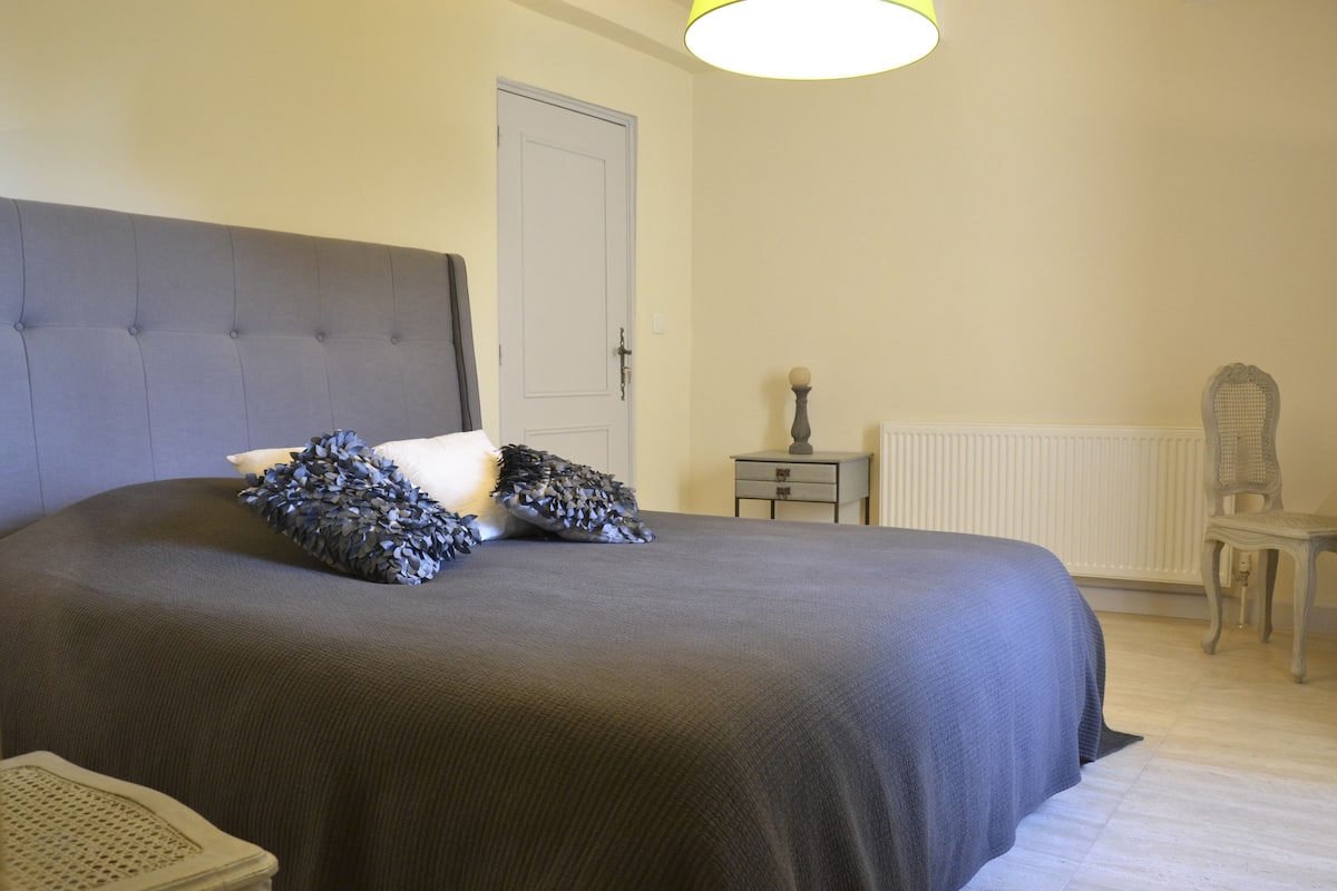 WiFi (free), individually decorated, individually furnished, bed sheets
