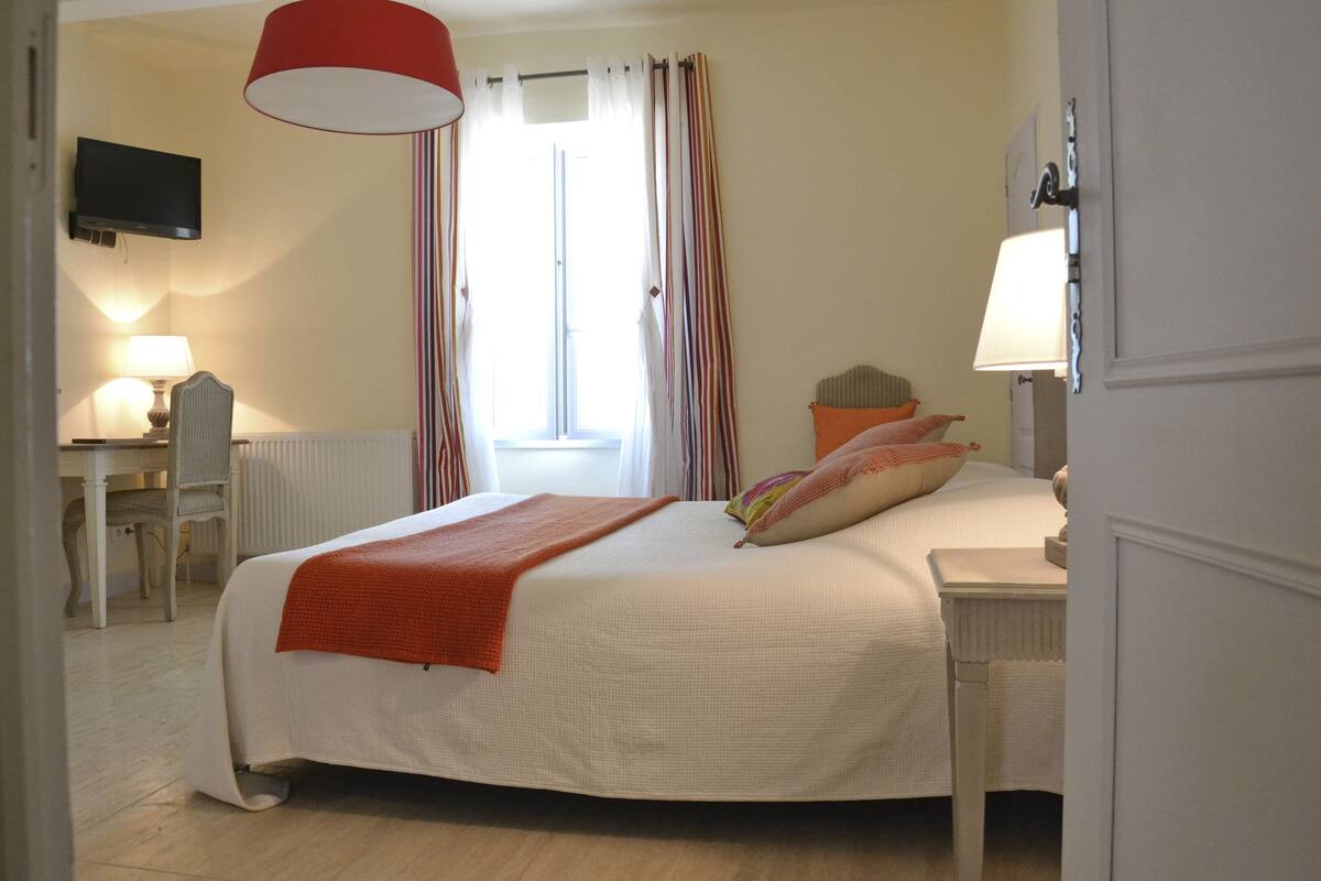 WiFi (free), individually decorated, individually furnished, bed sheets
