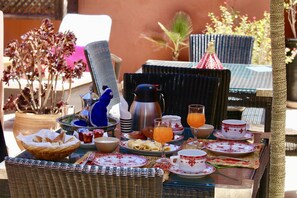 Breakfast, lunch and dinner served - Dar Pamella (Marrakech)
