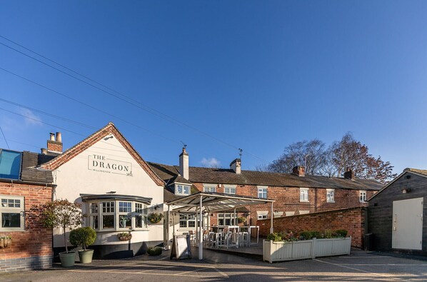 Exterior - The Dragon (Derby)