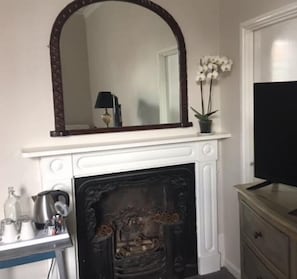 Habitación con 2 camas individuales | Camas supletorias y wifi gratis