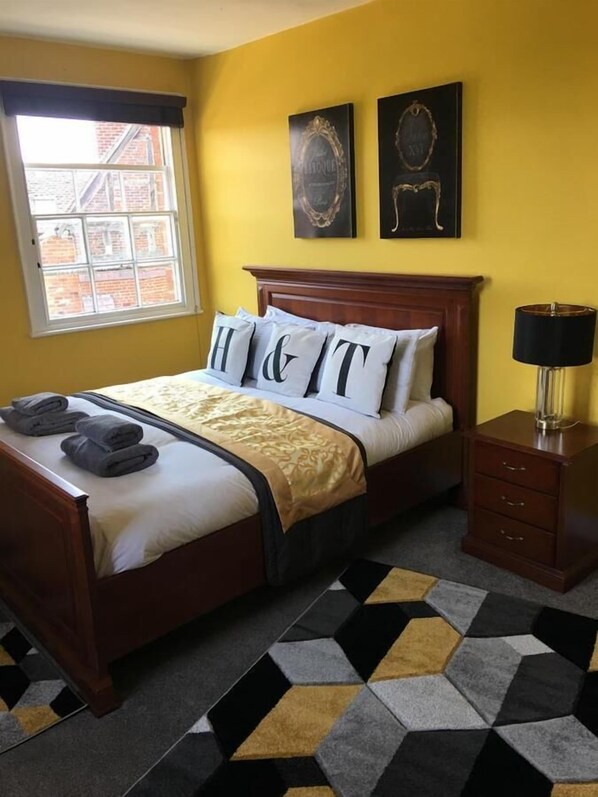 Superior Room, 1 King Bed | Rollaway beds, free WiFi