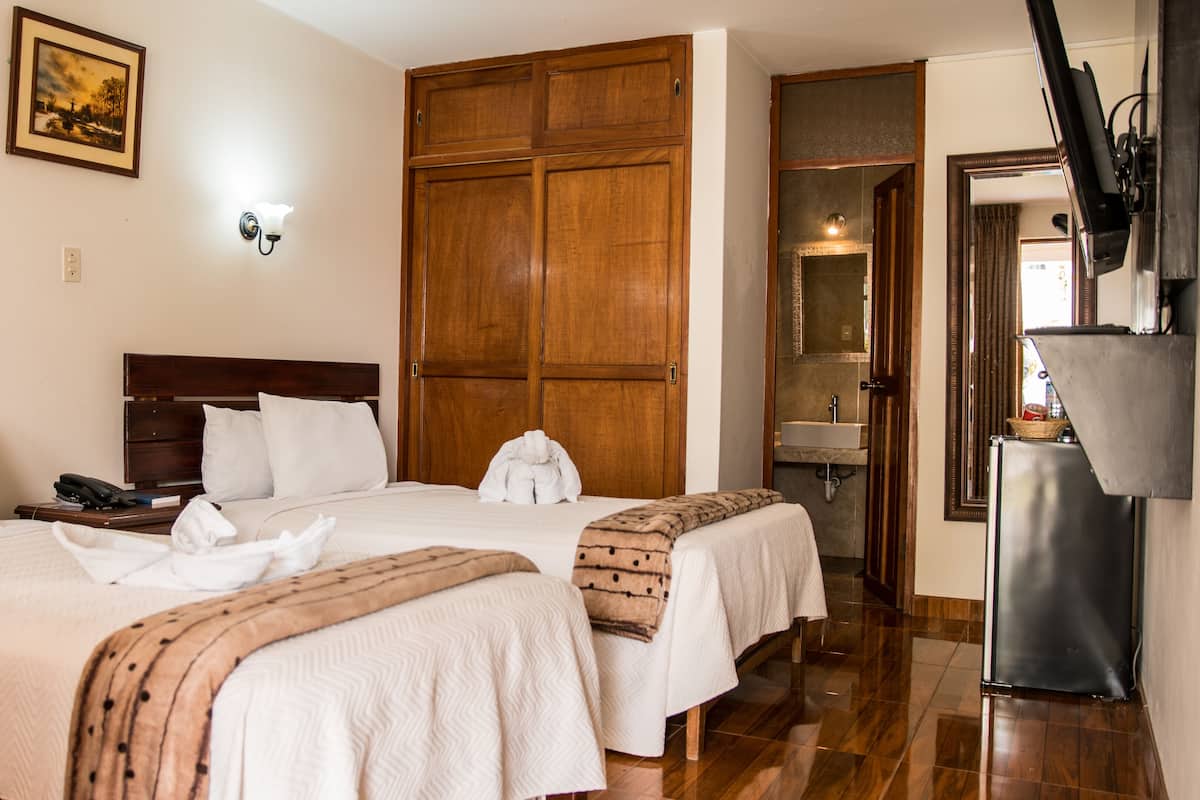 Double Room, Pool View | Wi-fi percuma, cadar katil