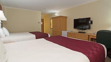 Habitación estándar, 2 camas Queen size, para no fumadores | Ropa de cama de alta calidad y escritorio