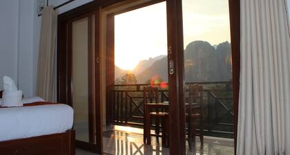 The Grand Riverside Hotel