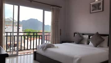 Twin Room, Balcony | Desk, free WiFi