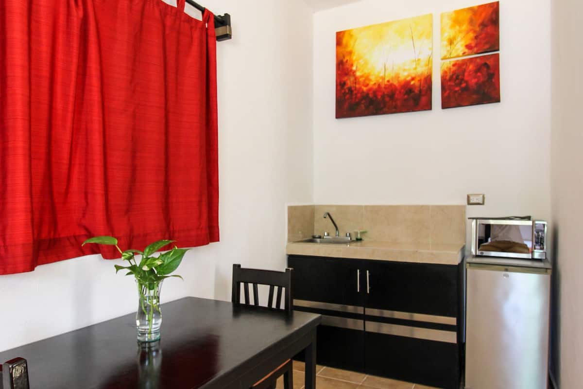 basic room | private kitchen | fridge