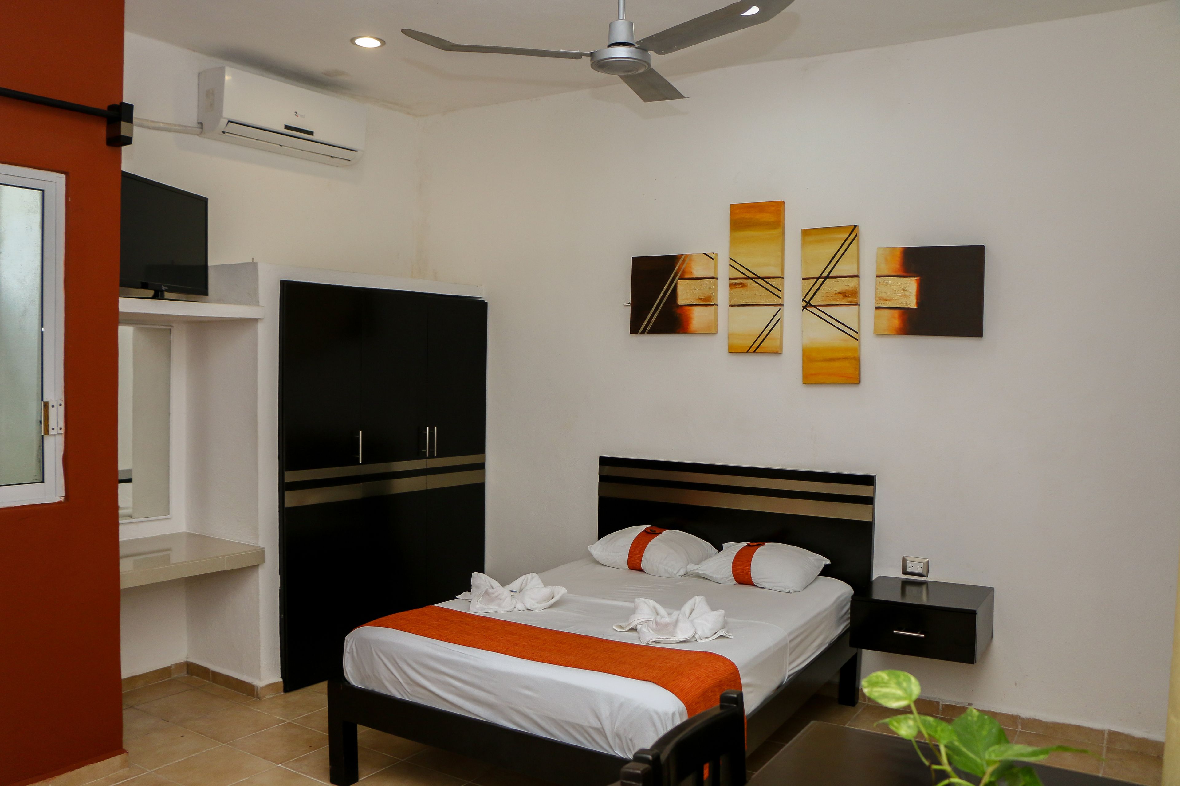 basic room | individually furnished, laptop workspace, soundproofing, free wifi