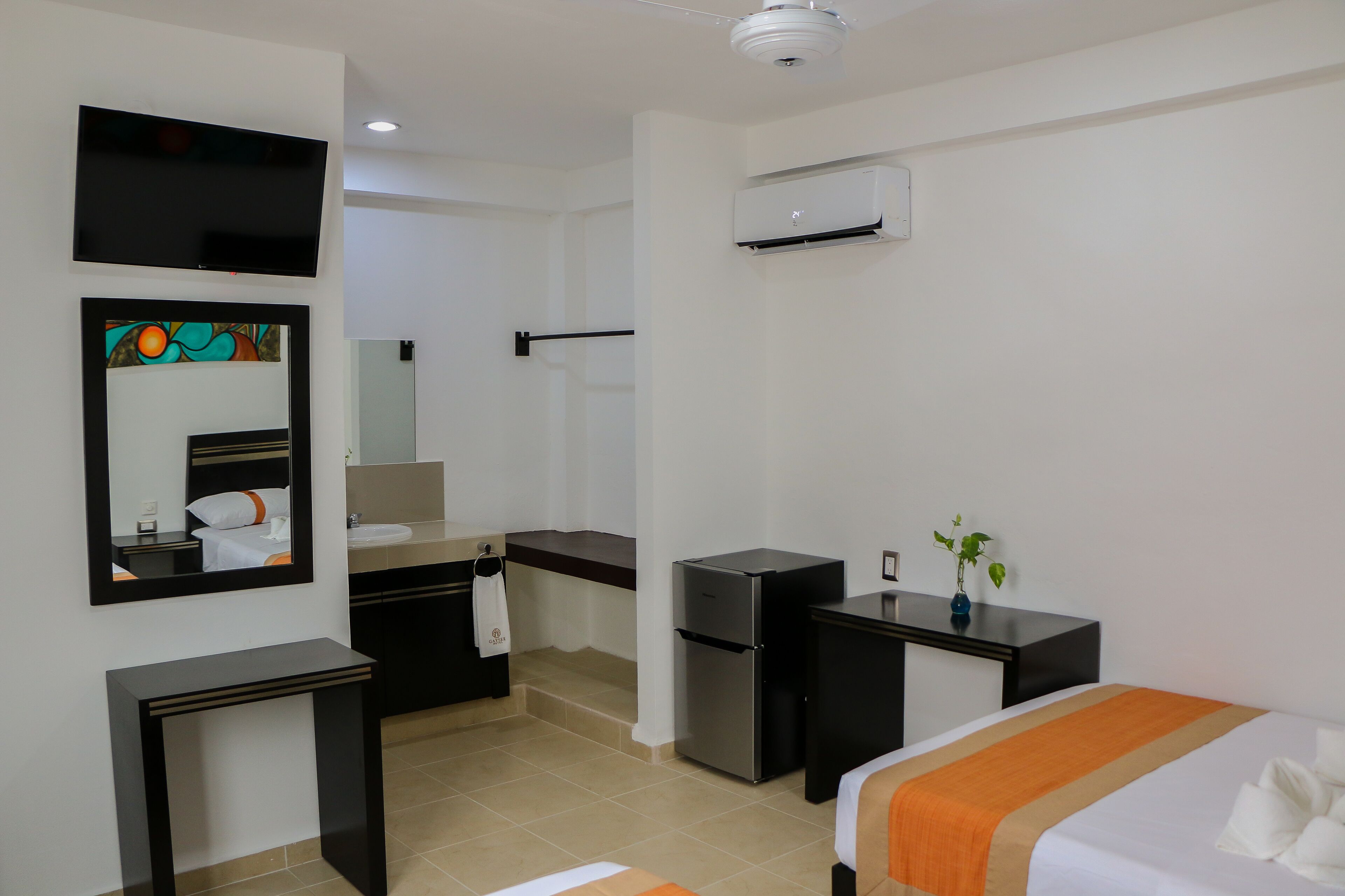 family room, 2 double beds | room amenity