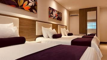 Standard Triple Room | Premium bedding, minibar, in-room safe, desk