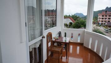 Phòng đôi, ban công | Ban công