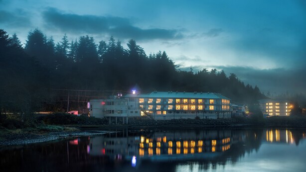 Exterior - Glen Lyon Inn & Suites (Port Hardy)