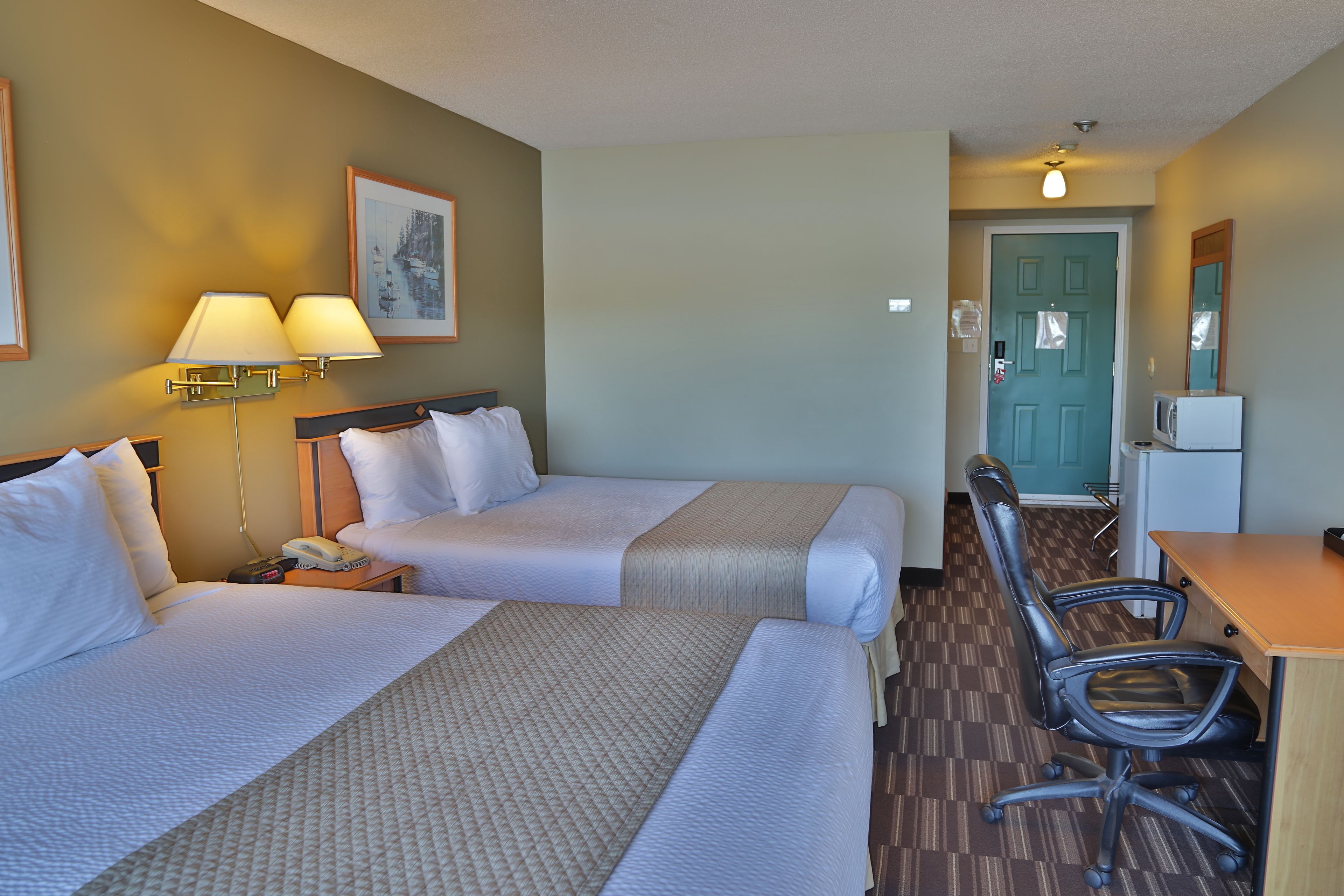 standard room, 2 queen beds, ocean view | 1 bedroom, hypo-allergenic bedding, minibar, individually decorated