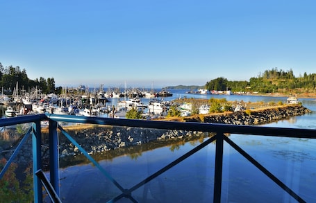 Standard Room, 2 Queen Beds, Ocean View | Balcony view