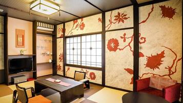 In-room safe, desk, blackout curtains, free WiFi