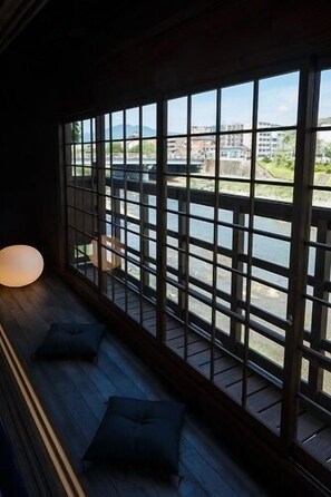 Interior - Yaeyatoichicho (Kyoto)