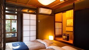 WiFi (free) - Yaeyatoichicho (Kyoto)