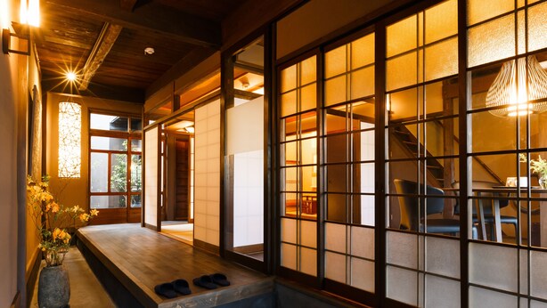 Interior entrance - Yaeyatoichicho (Kyoto)