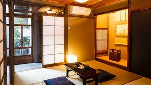 Living area - Yaeyatoichicho (Kyoto)