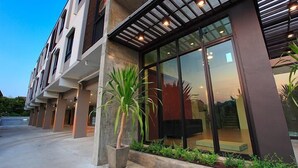 Unclassified image, 2 of 21, button - The Plubpla Serviced Apartment (Bangkok)