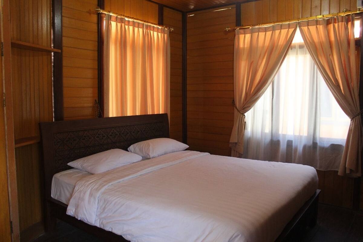 Standard Room, 1 Katil Kelamin (Double), Non Smoking | Meja, Wi-fi percuma