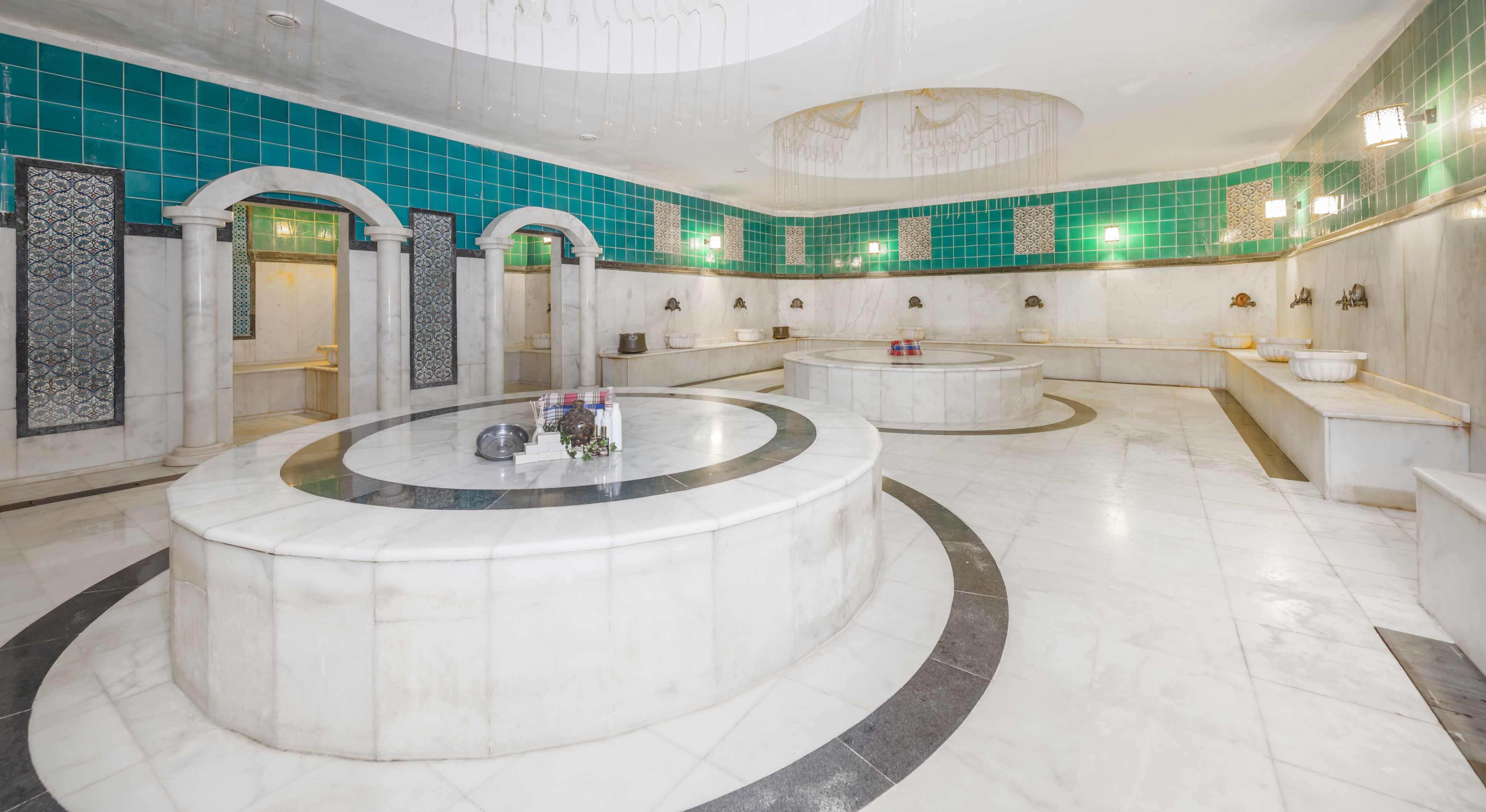 Badstue, dampbad, tyrkisk bad/hamam og ansiktsbehandlinger