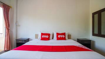Suite, 1 Bedroom | Minibar, desk, free WiFi, bed sheets