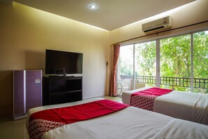 Habitación estándar con 2 camas individuales | Minibar, escritorio, wifi gratis y ropa de cama