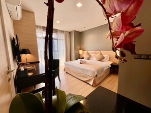 Deluxe King | 1 bedroom, in-room safe, desk, blackout drapes - Asia Melaka Hotel managed by The Straits Hotel & Suites (Malacca City)