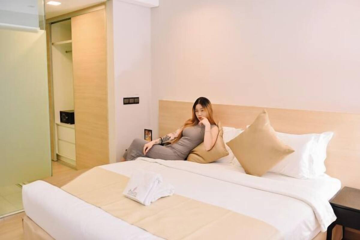 1 bedroom, in-room safe, desk, blackout drapes