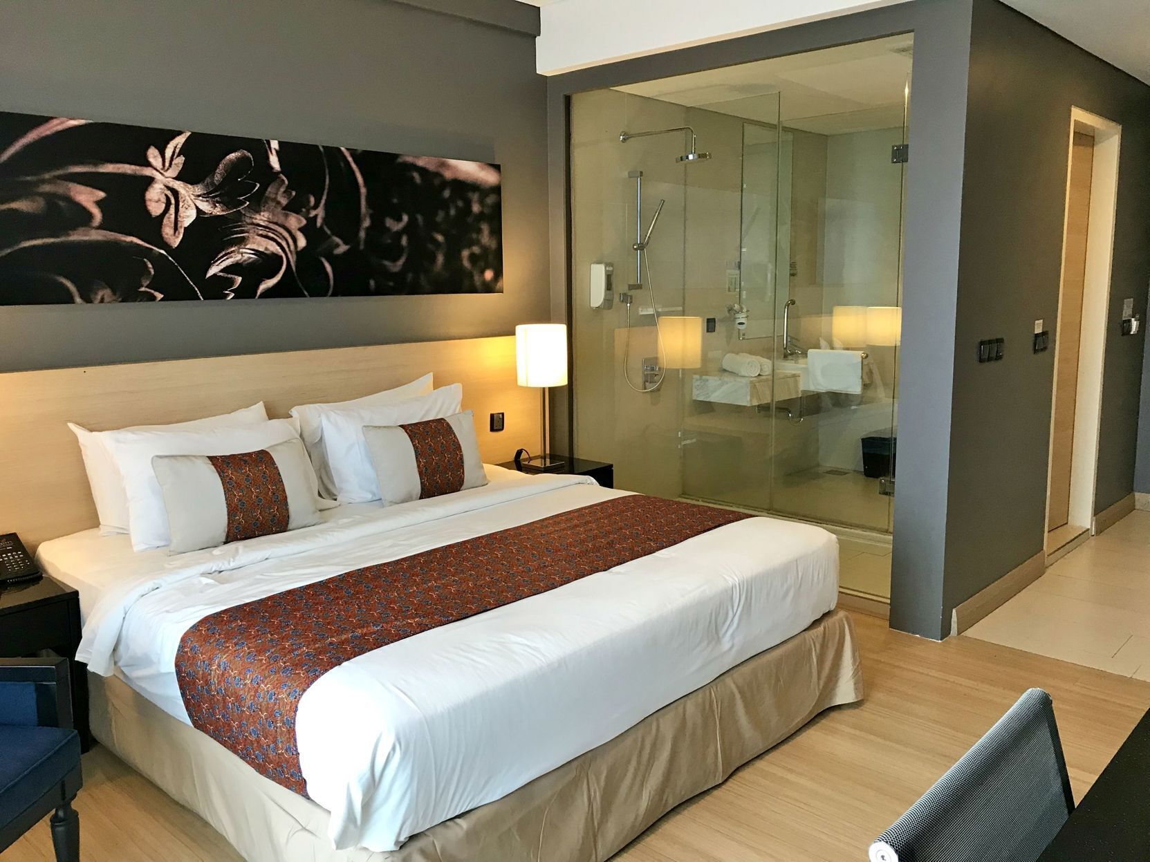 1 bedroom, in-room safe, desk, blackout drapes