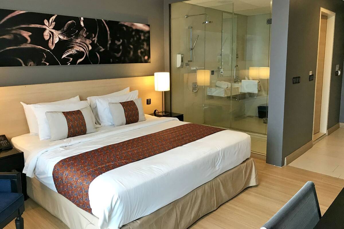 1 bedroom, in-room safe, desk, blackout drapes