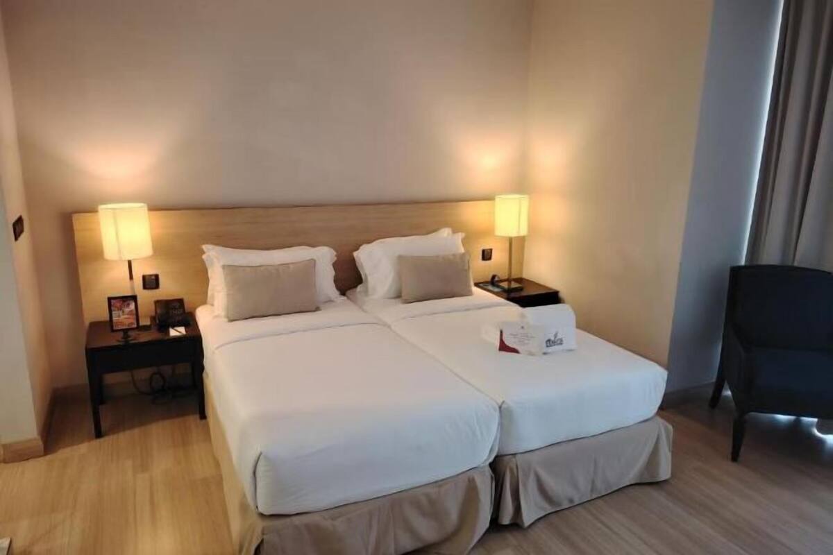 1 bedroom, in-room safe, desk, blackout curtains