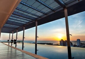 Kolam renang terbuka