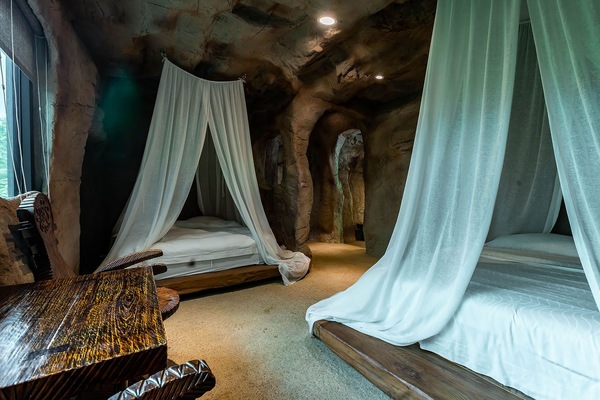 Premium bedding, free minibar, free WiFi