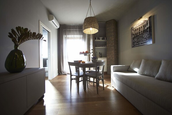 Svit Superior - 1 sovrum - utsikt mot staden | Vardagsrum | Platt-tv