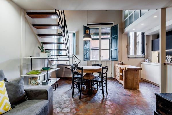 Alloggio su due livelli, 1 camera da letto | Area soggiorno | TV LCD