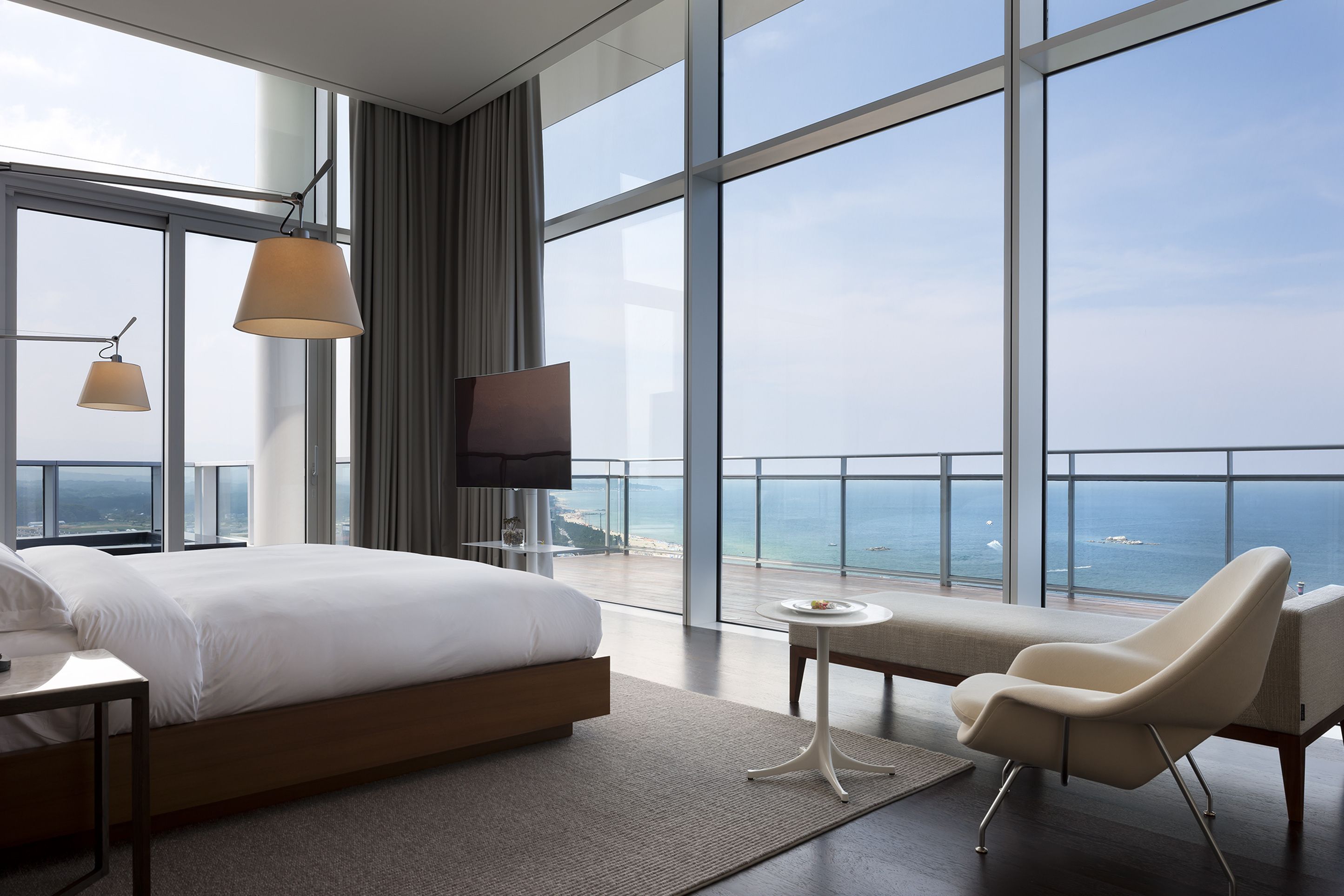 Presidential Suite  - Sauna, Breakfast and Swimming pool for 2 guests - Extra person fee upon check | Ropa de cama de alta calidad y edredones de plumas