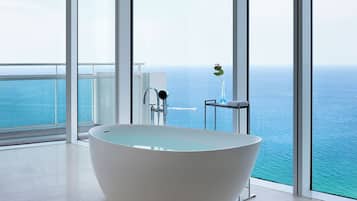 SEAMARQ Suite - Sauna, Breakfast and Swimming pool for 2 guests - Extra person fee upon check | Bathroom | Separate tub and shower, deep soaking tub, rainfall showerhead