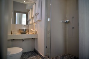 Suite, Terrasse, Meerblick | Badezimmer