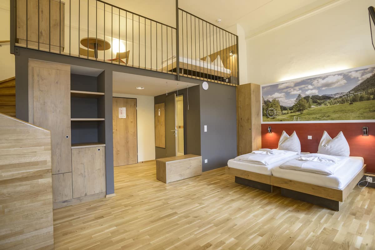 in-room safe, blackout curtains, free wifi, bed sheets